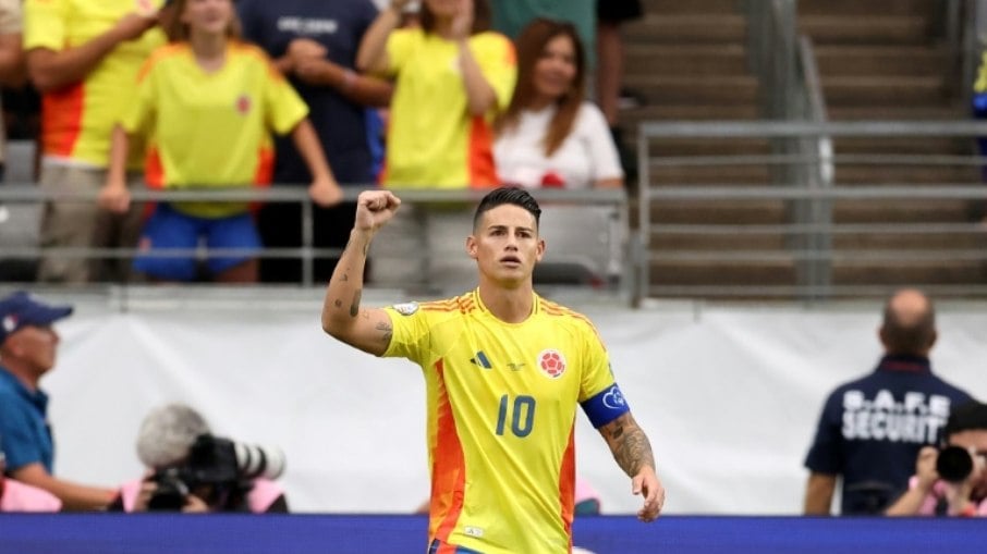 James Rodríguez comemora após marcar na vitória da Colômbia sobre o Panamá por 5 a 0 neste sábado, pelas quartas de final da Copa América James Rodríguez comemora após marcar na vitória da Colômbia sobre o Panamá por 5 a 0 neste sábado, pelas quartas de final da Copa América
