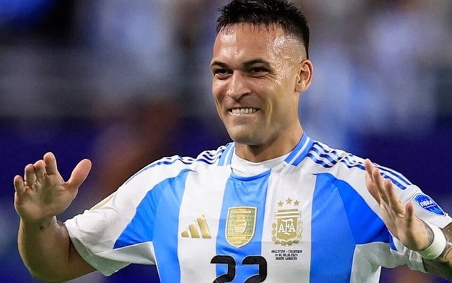 Com gol na prorrogação, Argentina bate a Colômbia e é bicampeã da Copa América Com gol na prorrogação, Argentina bate a Colômbia e é bicampeã da Copa América