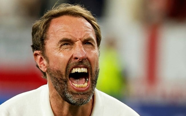 Gareth Southgate comemora a classificação da Inglaterra para a final da Eurocopa após a vitória sobre a Holanda por 2 a 1
