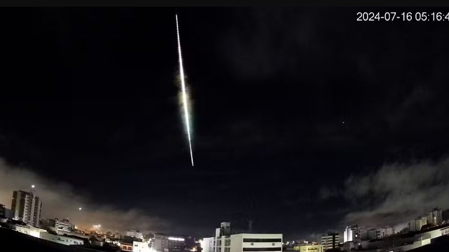 Meteoro visto no RS na terça-feira (16) Meteoro visto no RS na terça-feira (16)