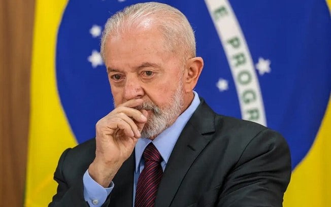 Lula decreta luto oficial de três dias por vítimas de acidente aéreo em Vinhedo (SP) Lula decreta luto oficial de três dias por vítimas de acidente aéreo em Vinhedo (SP)