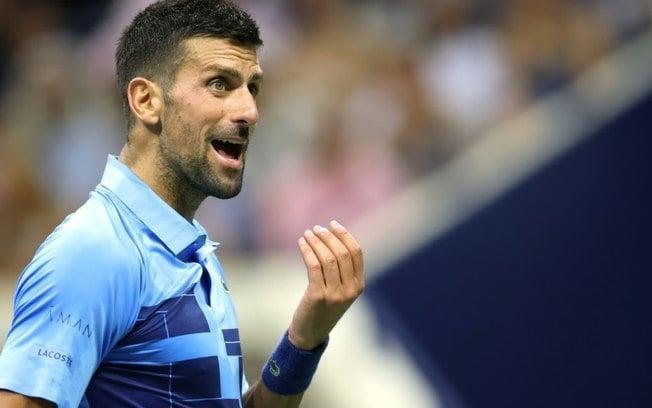 Novak Djokovic durante a partida contra Laslo Djere pela segunda rodada do Aberto dos Estados Unidos em 28 de agosto de 2024