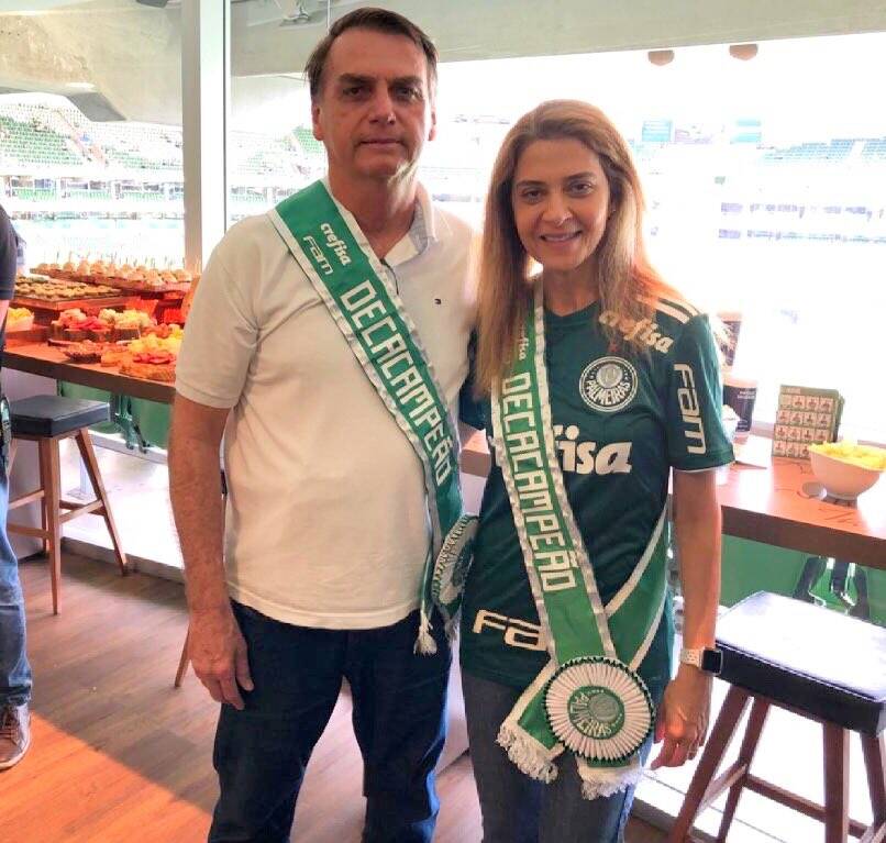 Bolsonaro posou com Leila Pereira nos camarotes do Allianz Parque reprodução / Twitter