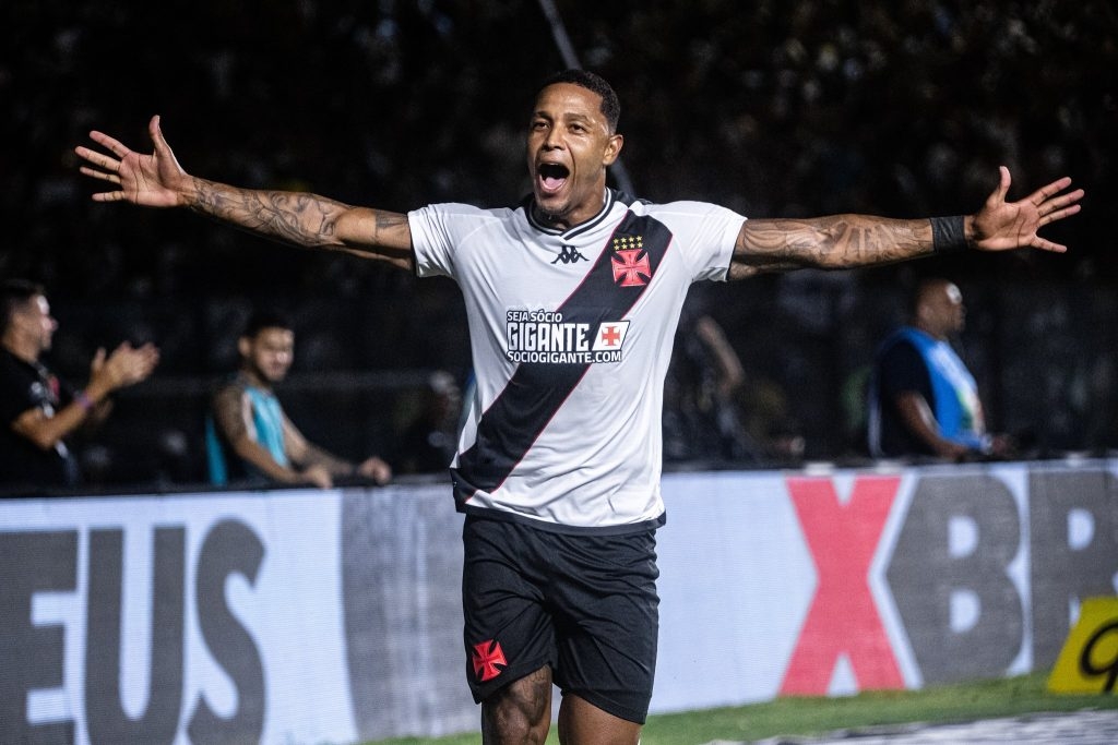 Leonardo Young Autor do gol da vitória, David comemora boa fase do Vasco: ‘Ficamos mais leves para jogar’ Leonardo Young