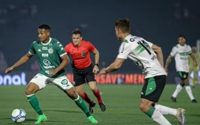 Guarani vence Coritiba e segue lutando para sair do Z-4 da Série B Guarani vence Coritiba e segue lutando para sair do Z-4 da Série B