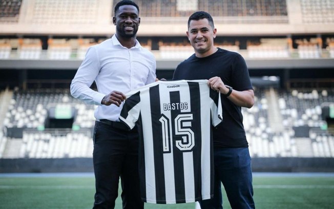 Botafogo anuncia a renovação de Bastos, com novo vínculo até 2026 Botafogo anuncia a renovação de Bastos, com novo vínculo até 2026