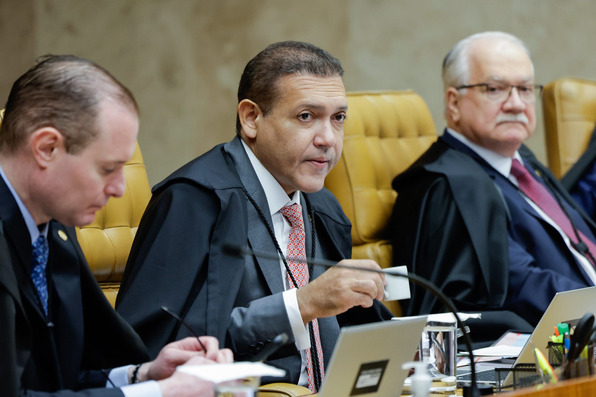 Bloqueio do X: O que significa a decisão de Nunes Marques de dar seguimento a ações sobre a rede social