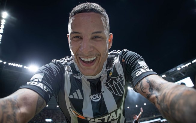 Arana celebra vitória, destaca gol e alerta: ‘Nada ganho ainda’ Arana celebra vitória, destaca gol e alerta: ‘Nada ganho ainda’