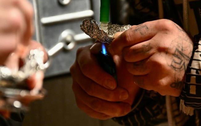 (Arquivo) Um arsenal de armas ilegais e drogas potentes, entre elas o fentanil, foi apreendido em operações simultâneas contra os Peckerwoods do Vale de San Fernando (Arquivo) Um arsenal de armas ilegais e drogas potentes, entre elas o fentanil, foi apreendido em operações simultâneas contra os Peckerwoods do Vale de San Fernando