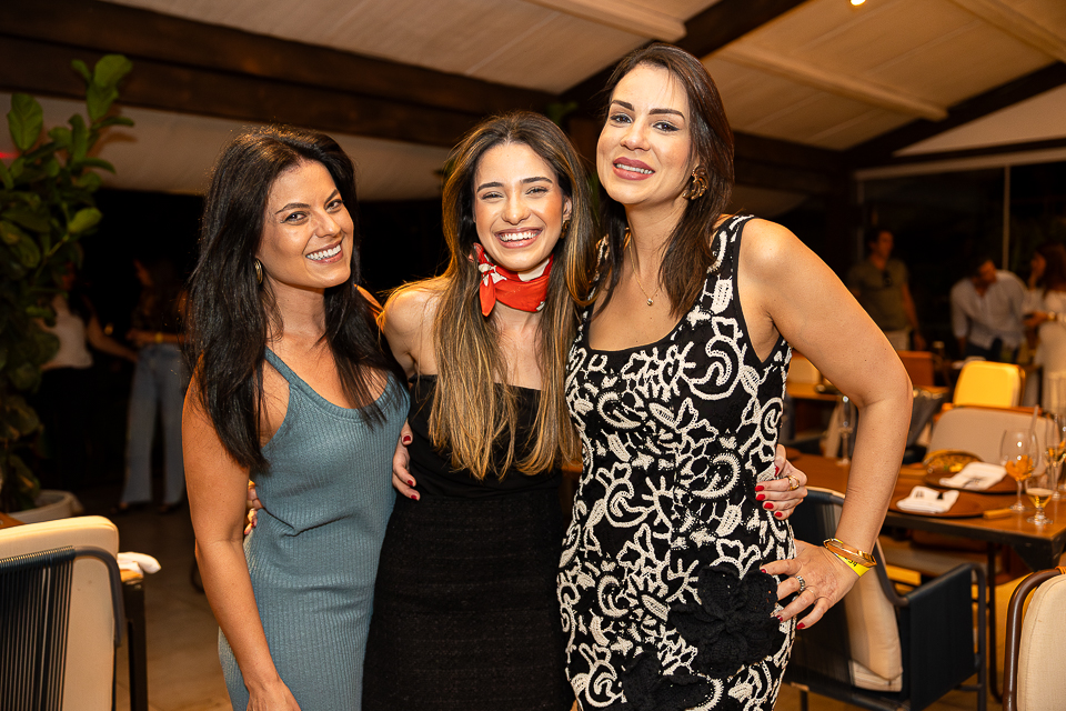 Regina Abraão, Isabela Malagutti e Tainah Mello