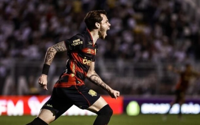 Barletta vibra logo apos fazer o primeiro dos quatro gols do Sport sobre a Ponte Preta Barletta vibra logo apos fazer o primeiro dos quatro gols do Sport sobre a Ponte Preta