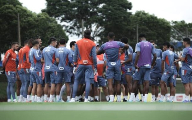 Fernando Diniz busca um elenco alternativo para jogo contra o Corinthians 