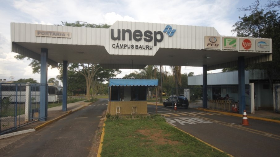 Entrada da Unesp Bauru, um dos maiores campus da instituição Entrada da Unesp Bauru, um dos maiores campus da instituição