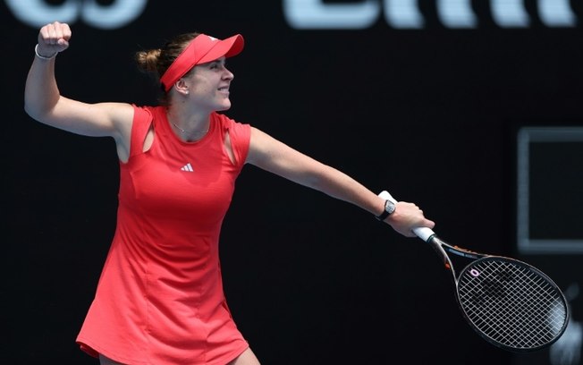 Elina Svitolina comemora a vitória sobre Veronika Kudermetova nas oitavas de final do Aberto da Austrália Elina Svitolina comemora a vitória sobre Veronika Kudermetova nas oitavas de final do Aberto da Austrália