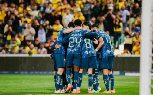 Jogadores do América do México na vitória sobre o Santos Laguna
