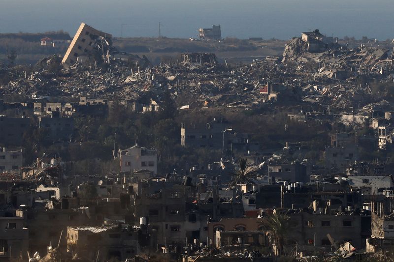 © Reuters. Militares israelenses conduzem operações dentro da Faixa de Gaza
01/01/2025
REUTERS/Kai Pfaffenbach
