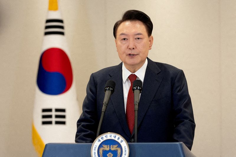 © Reuters. Presidente da Coreia do Sul, Yoon Suk Yeol, discursa no gabinete presidencial em Seul
12/12/2024 Gabinete da Presidência da Coreia do Sul/Divulgação via REUTERS
