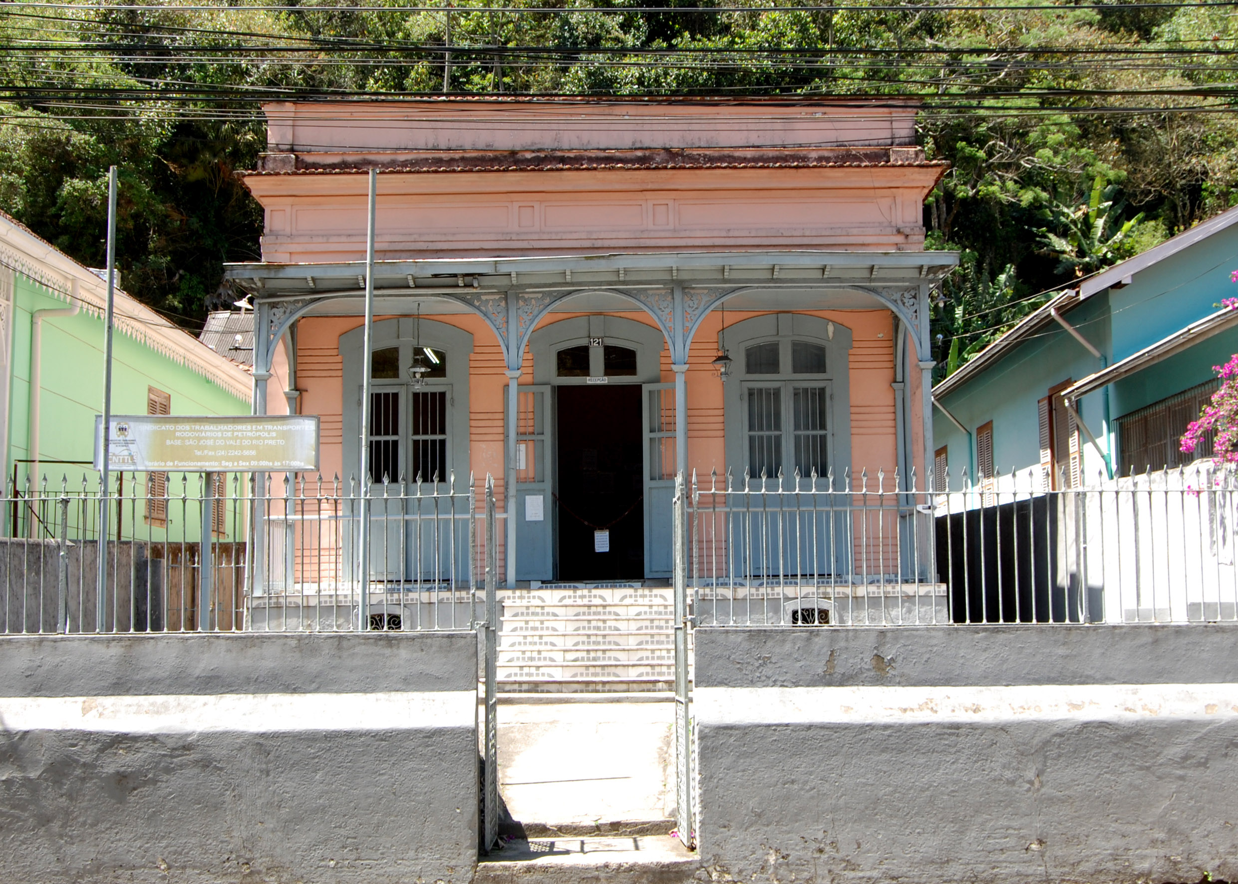 Empresas de ônibus de Petrópolis começam o ano com atrasos salariais, denuncia Sind. Rodoviários