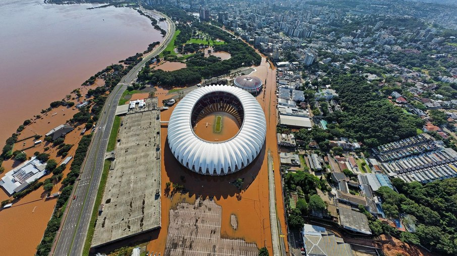 6 de maio - Estádio Beira-Rio, em Porto Alegre, ficou completamente inundado, em uma cena que chocou o mundo. 6 de maio - Estádio Beira-Rio, em Porto Alegre, ficou completamente inundado, em uma cena que chocou o mundo.