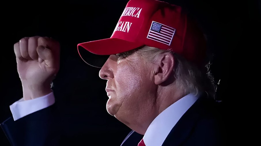 Trump discursa para multidão de 20 mil pessoas nos EUA