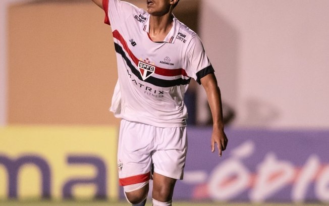 Ryan Francisco brilha, São Paulo bate o Cruzeiro e está na semifinal da Copinha Ryan Francisco brilha, São Paulo bate o Cruzeiro e está na semifinal da Copinha