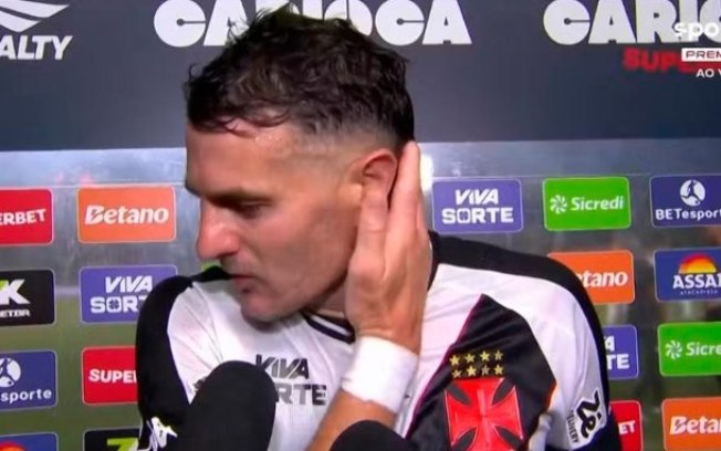 Vegetti não gostou da atuação do Vasco contra o Flamengo e cobrou evolução