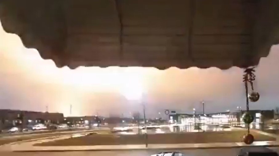 Avião cai nos EUA
