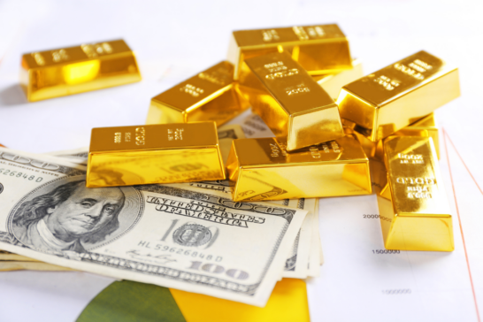 Dólar sobe com incertezas externas, enquanto ouro se aproxima de máximas históricas Dólar sobe com incertezas externas, enquanto ouro se aproxima de máximas históricas