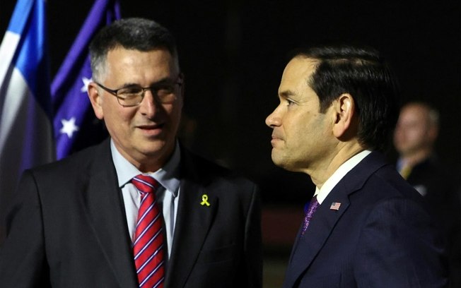 O secretário de Estado, Marco Rubio, chega a Israel, 15 de fevereiro de 2025