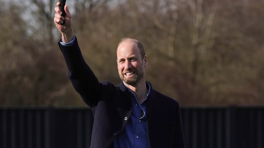 Príncipe William escolhe entre Messi e Cristiano Ronaldo como o melhor jogador da história