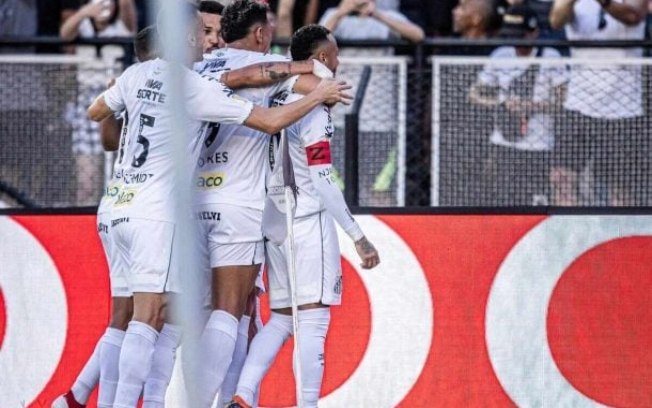 Números de Neymar crescem no Santos através das bolas paradas