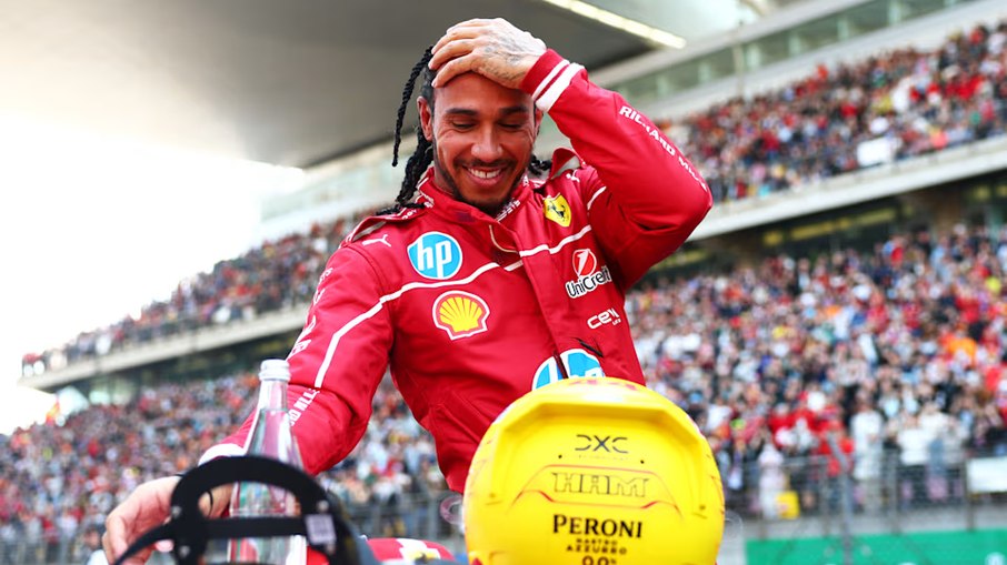 Hamilton celebrou vitória inédita na sprint