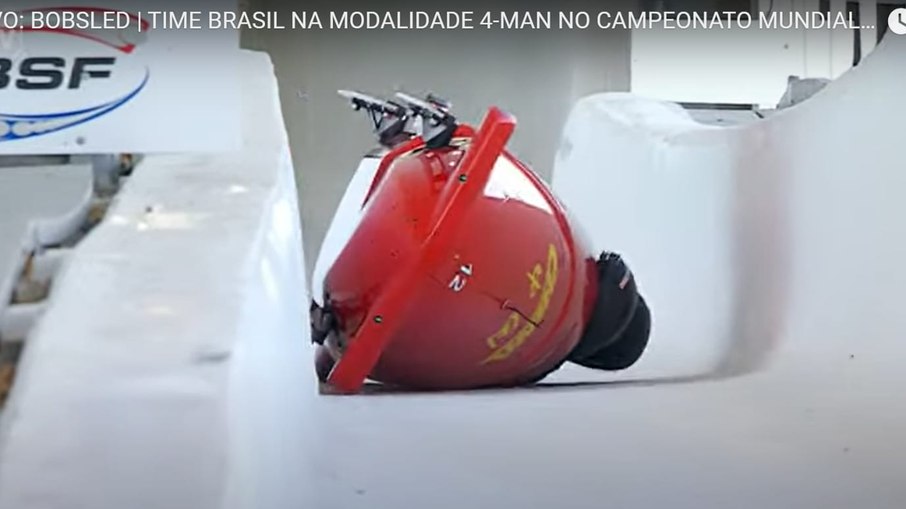 Equipe da China fez o percurso com o trenó tombado