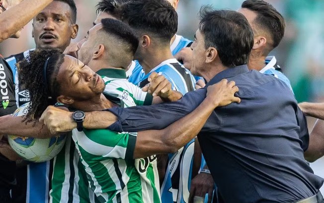 Ênio, do Juventude, deve registrar boletim de ocorrência contra Quinteros