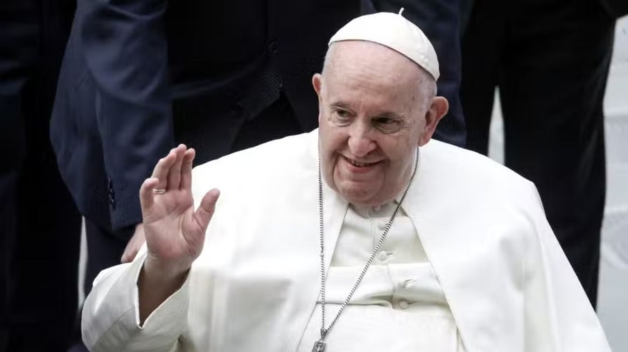Papa Francisco está internado há cinco semanas