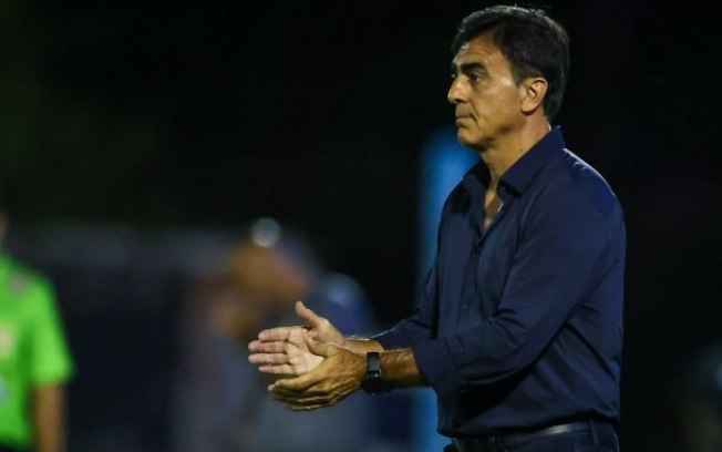 Gustavo Quinteros diz que não teve intenção de agredir o jogador do Juventude
