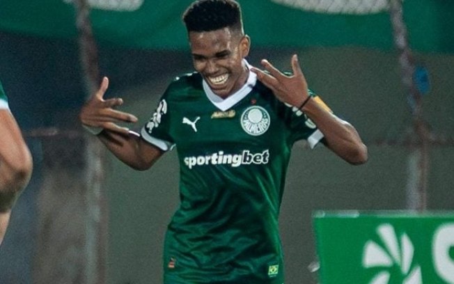 Estêvão marcou duas vezes na classificação do Palmeiras 