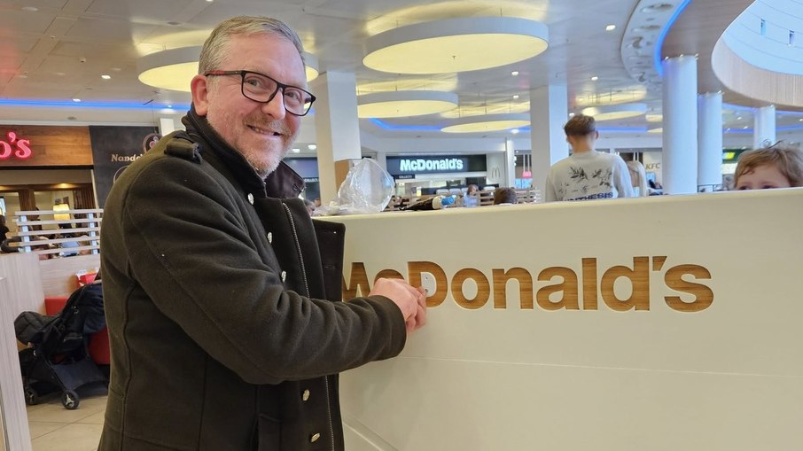 Steve Lovell, de Leeds, na Inglaterra, viralizou na internet