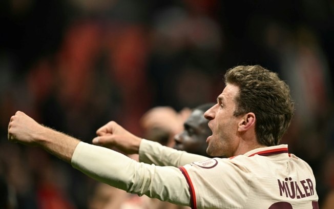 O alemão Thomas Müller durante uma partida entre Bayer Leverkusen e Bayern Münich em Leverkusen, na Alemanha, no dia 11 de março de 2025