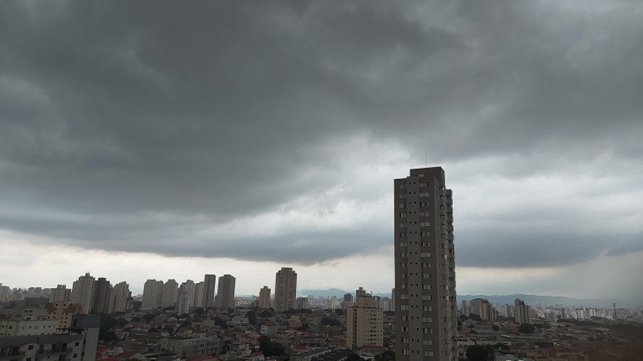 Abril começa com risco de chuva forte na Grande SP