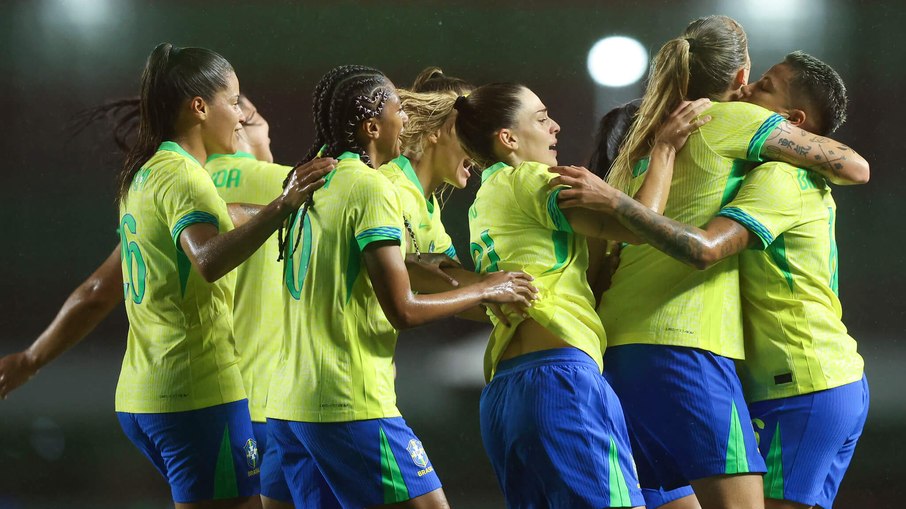 Brasil encara os Estados Unidos neste sábado