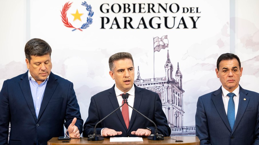 Governo paraguaio toma medidas em resposta às ações de inteligência brasileiras.
