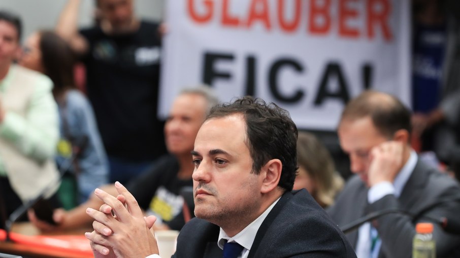 Manente votou para manter o andamento do processo de cassação de Glauber Braga. Manente votou para manter o andamento do processo de cassação de Glauber Braga.