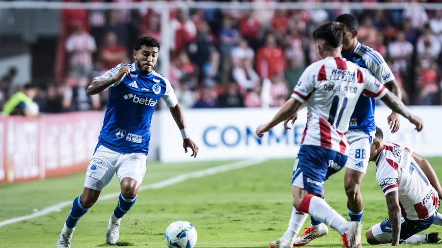 Cruzeiro sofre gol no final e perde para o Unión em estreia na Sul-Americana