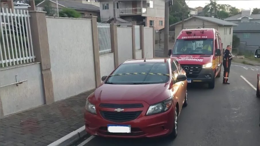 Criança ficou o dia todo no carro da família