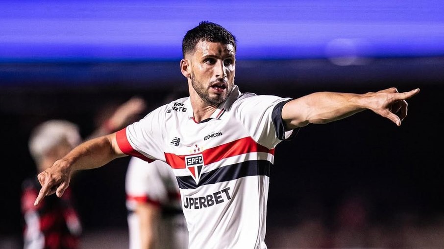 Calleri estava voltando de suspensão após se expulso no Brasileiro