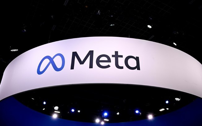 A Meta é acusada por uma ex-funcionária de colaborar com o governo chinês