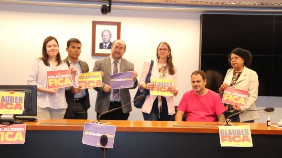 O deputado Glauber Braga recebeu visita dos integrantes da Comissão de Justiça e Paz de Brasília