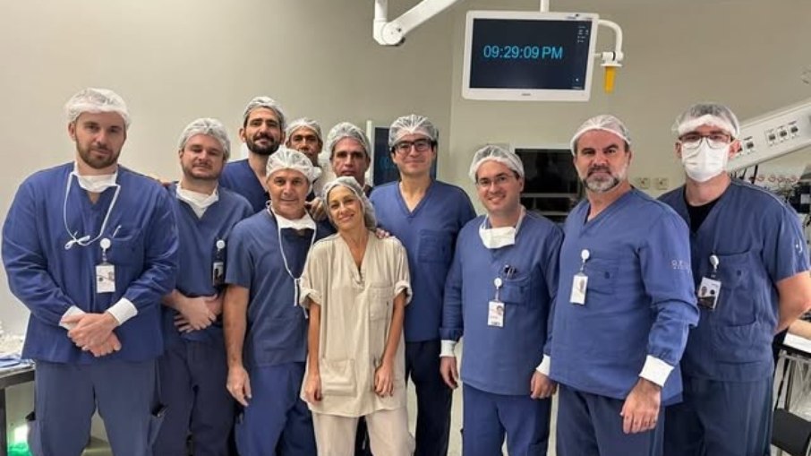 Equipe médica que operou por 12 horas o ex-presidente, Jair Bolsonaro.