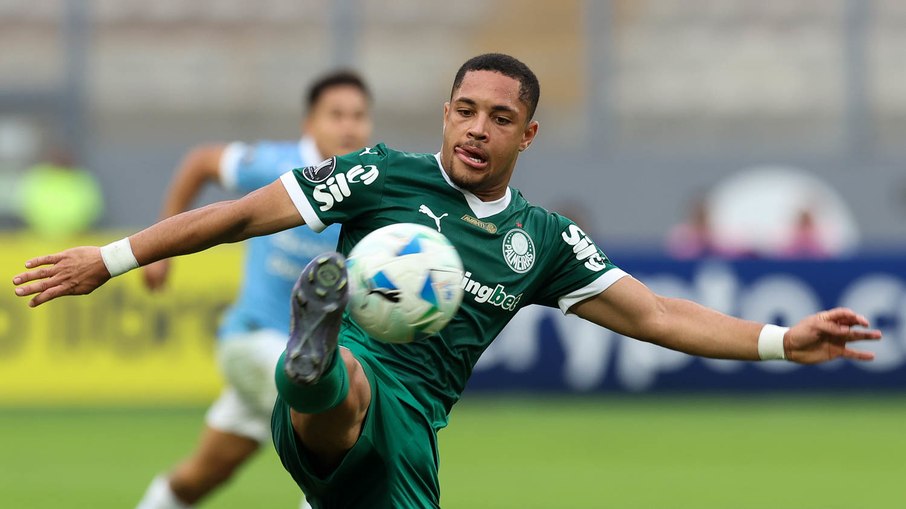 Vitor Roque ainda não marcou pelo Verdão